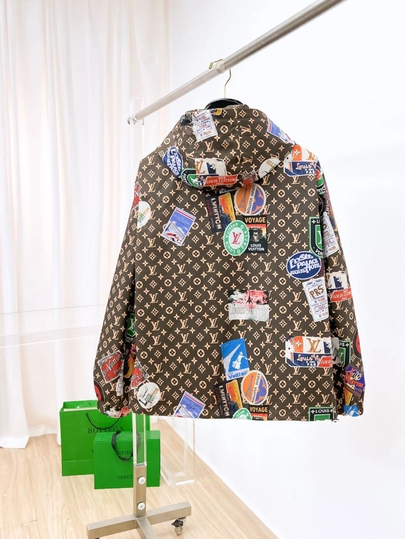 Refined Louis Vuitton Outwear 132880