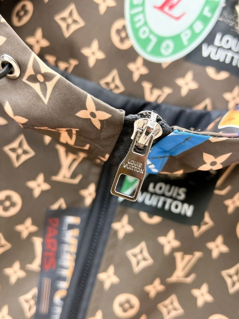 Refined Louis Vuitton Outwear 132880