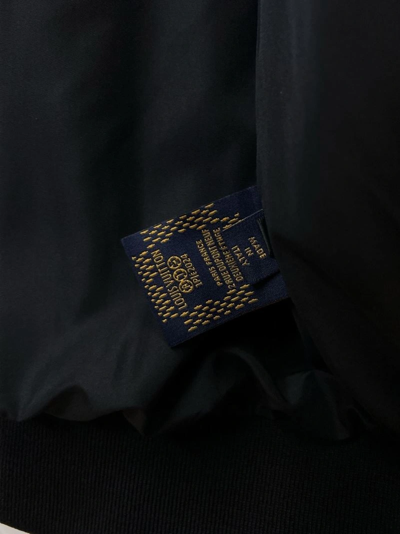 Louis Vuitton Outwear MoistureWicking 132871