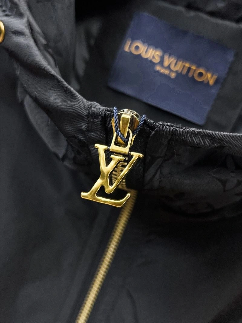 Louis Vuitton Outwear Stretchable 132862