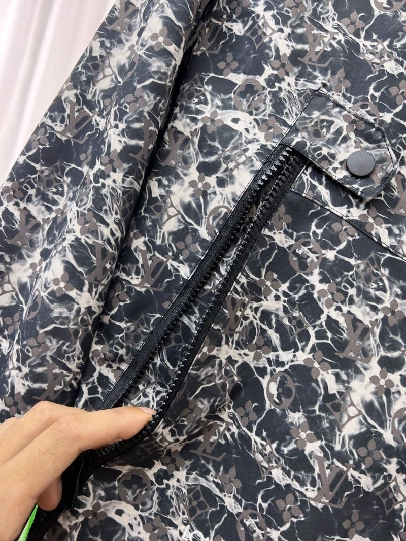 Louis Vuitton Outwear EyeCatching 132861