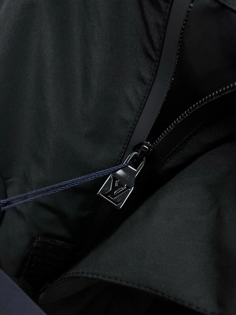 ZipUp Louis Vuitton Outwear 132864
