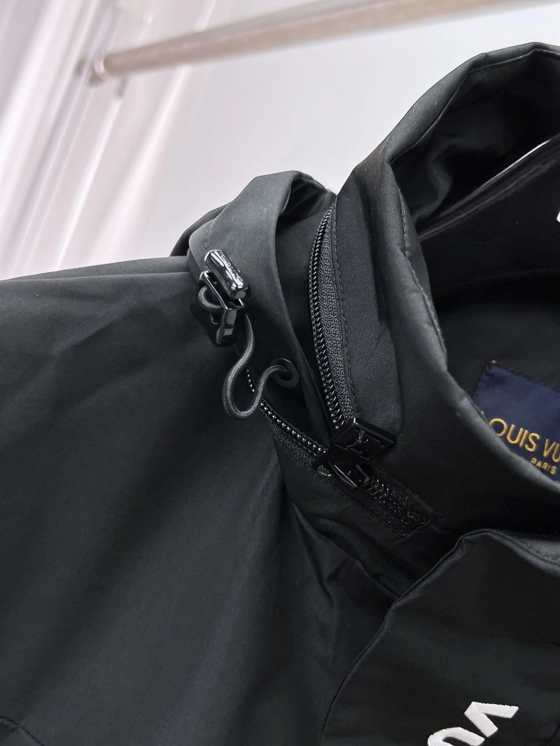 ZipUp Louis Vuitton Outwear 132864