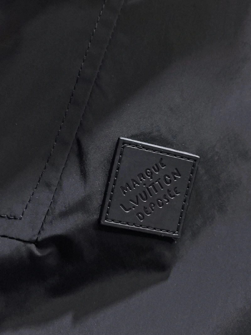Louis Vuitton Outwear Effortless 132851