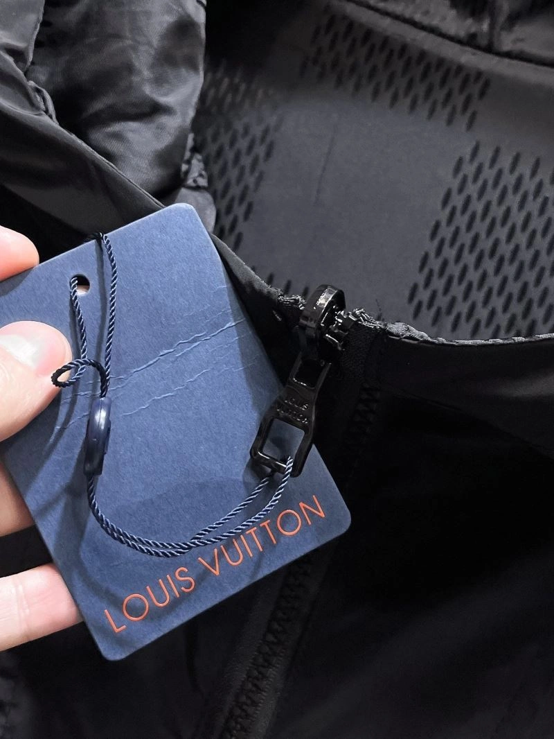 Louis Vuitton Outwear Effortless 132851