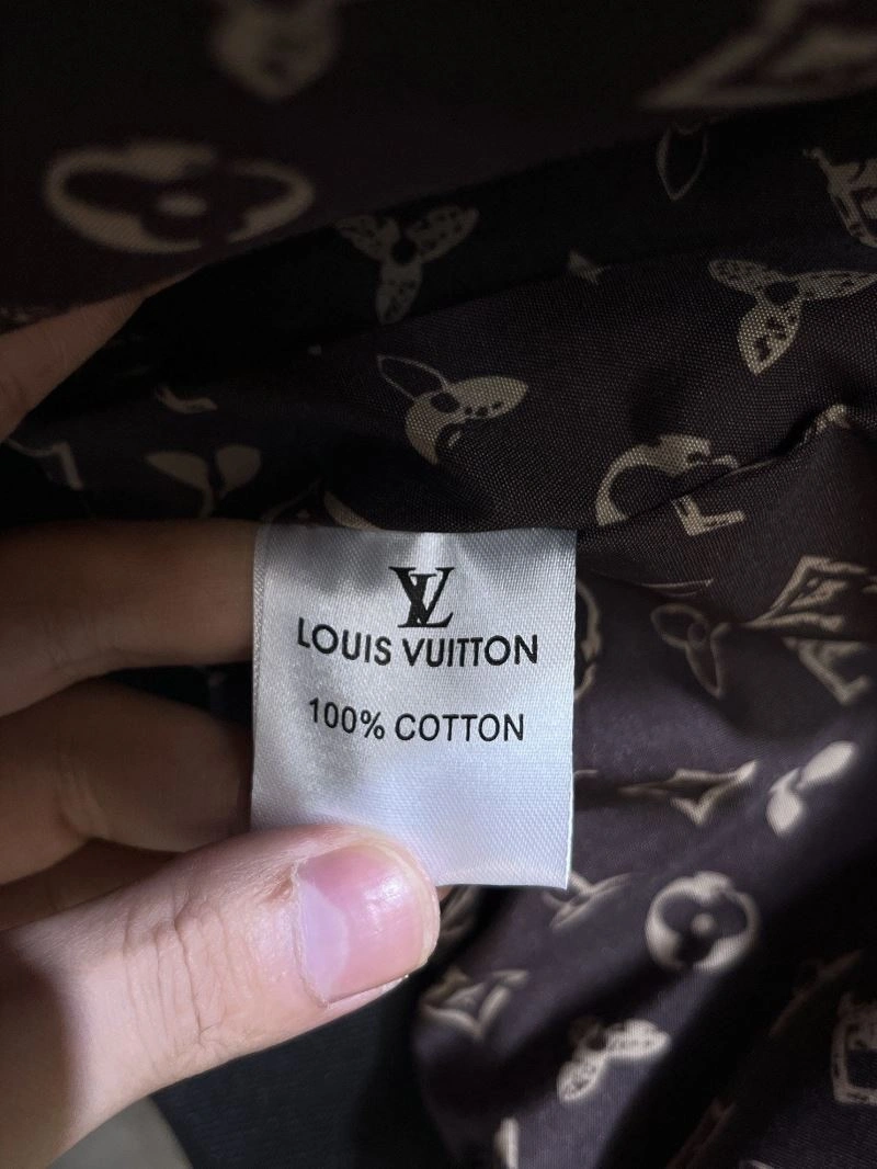 Vibrant Louis Vuitton Outwear 132850