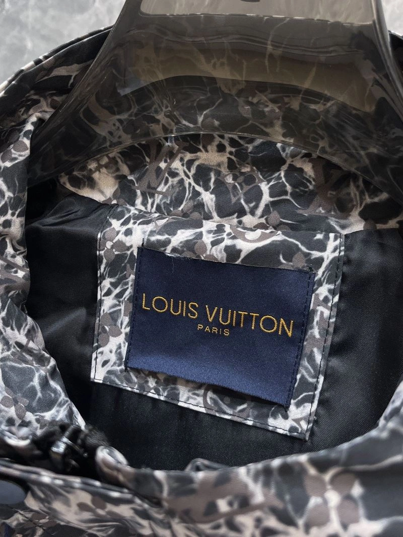 Louis Vuitton Outwear Compact 132829