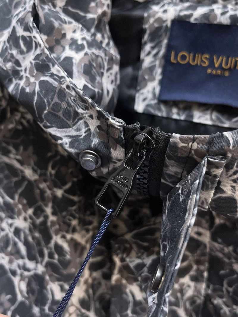 Louis Vuitton Outwear Compact 132829