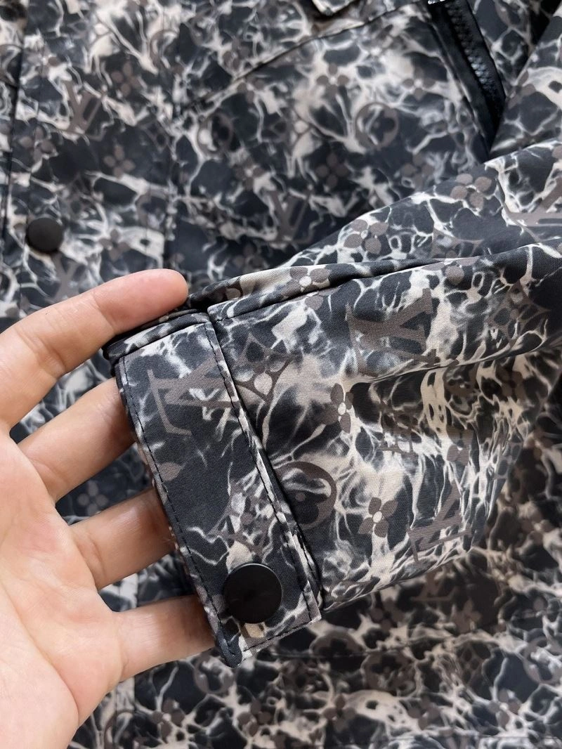 Louis Vuitton Outwear Compact 132829