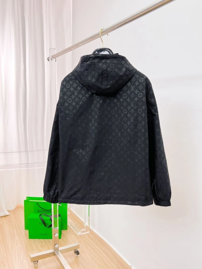 WaterResistant Louis Vuitton Outwear 132826