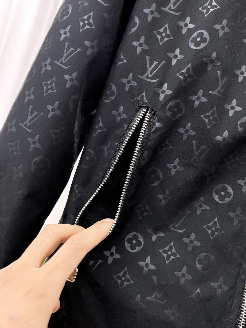 WaterResistant Louis Vuitton Outwear 132826