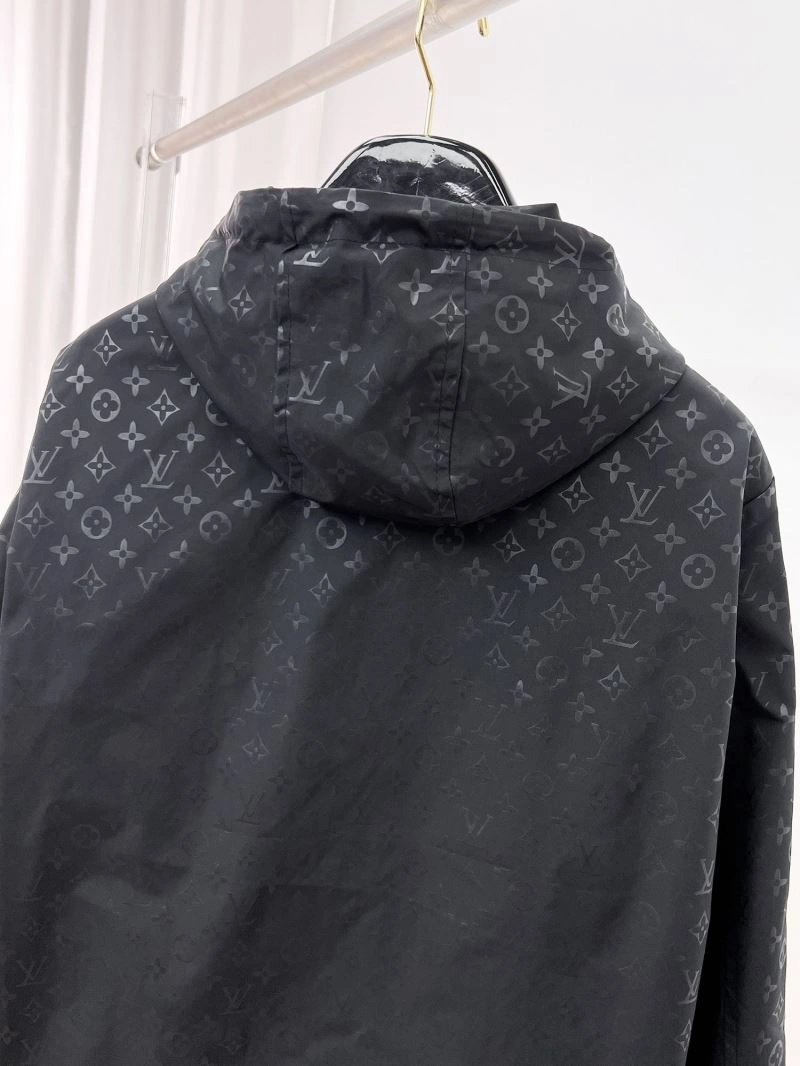 WaterResistant Louis Vuitton Outwear 132826