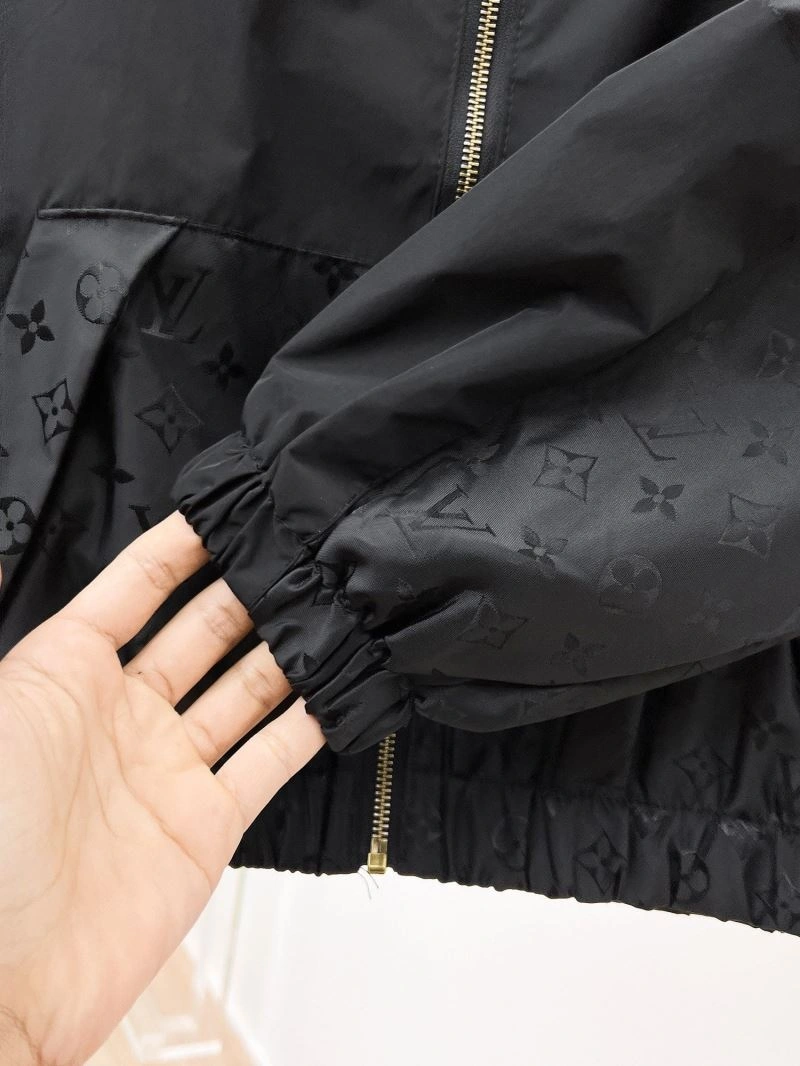 Louis Vuitton Outwear Resilient 132849