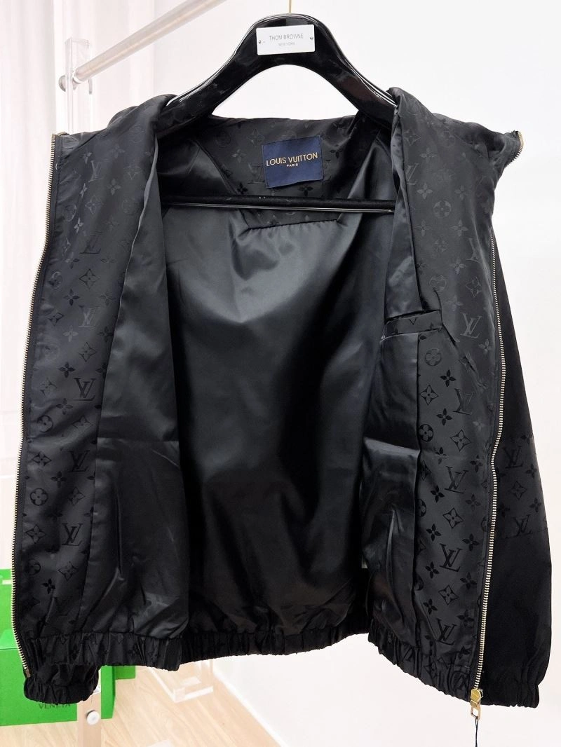 Louis Vuitton Outwear Resilient 132849