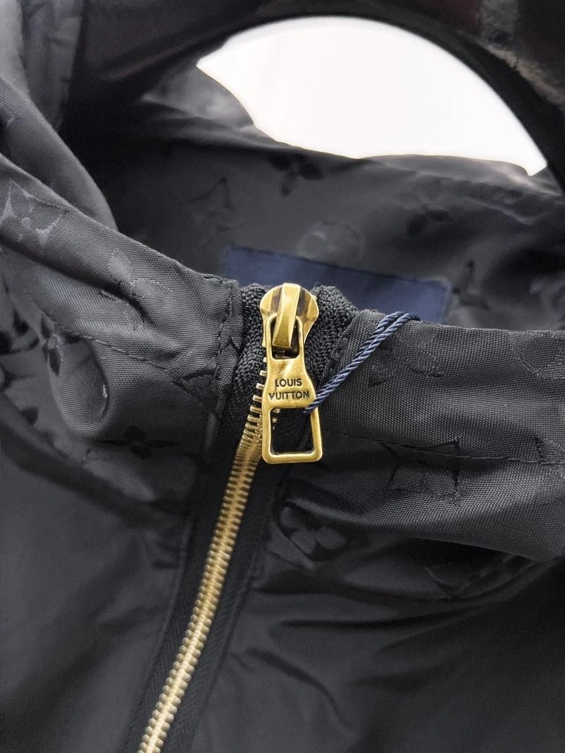 Louis Vuitton Outwear Resilient 132849