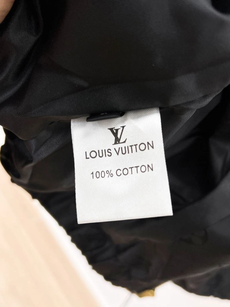Louis Vuitton Outwear Resilient 132849