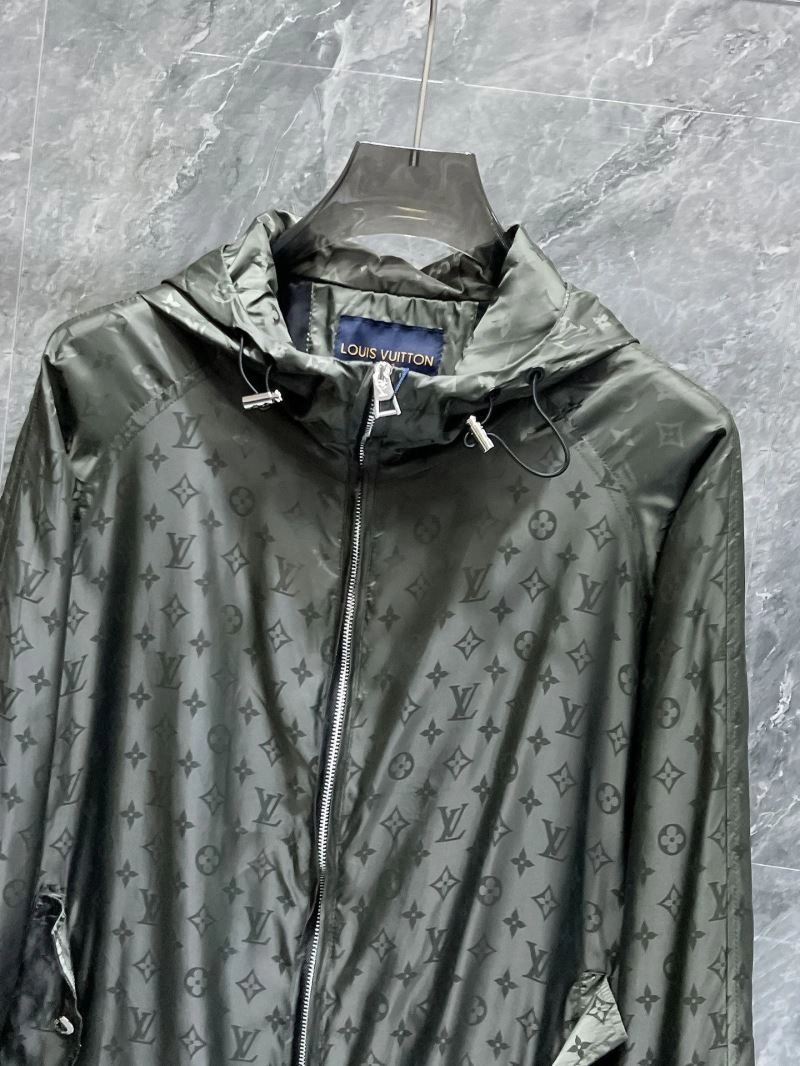 Functional Louis Vuitton Outwear 132838