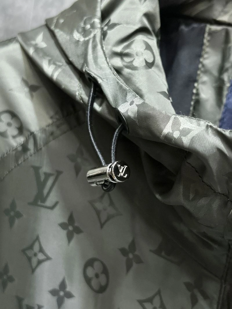 Functional Louis Vuitton Outwear 132838