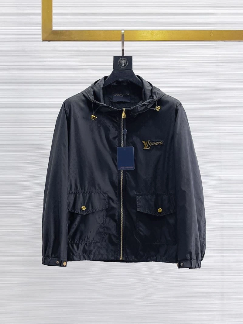 Breathable Louis Vuitton Outwear 132854