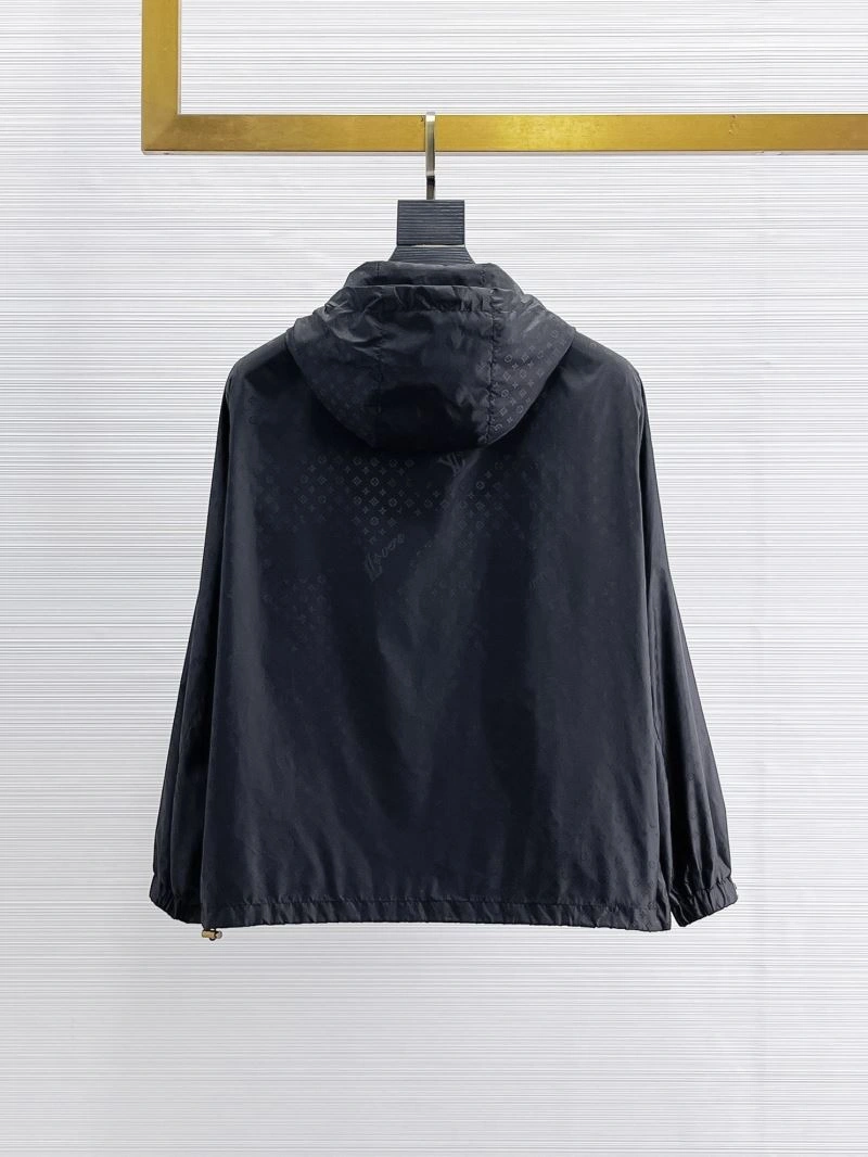 Breathable Louis Vuitton Outwear 132854