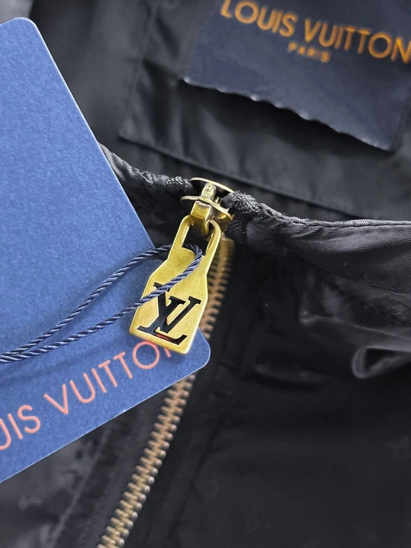 Breathable Louis Vuitton Outwear 132854