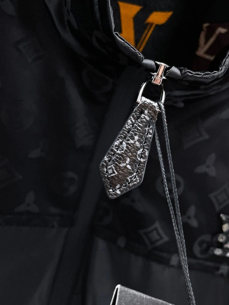 Louis Vuitton Outwear Bold 132825