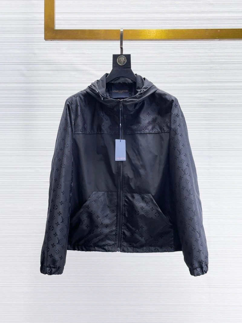 Tailored Louis Vuitton Outwear 132837