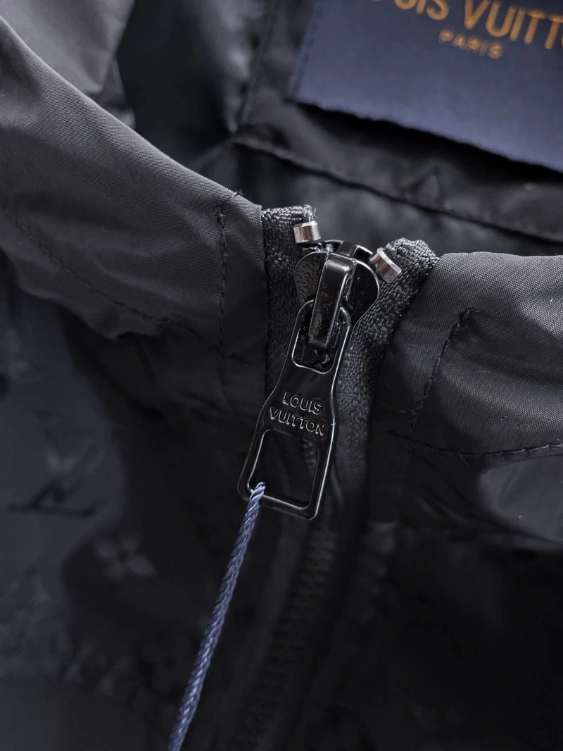 Tailored Louis Vuitton Outwear 132837