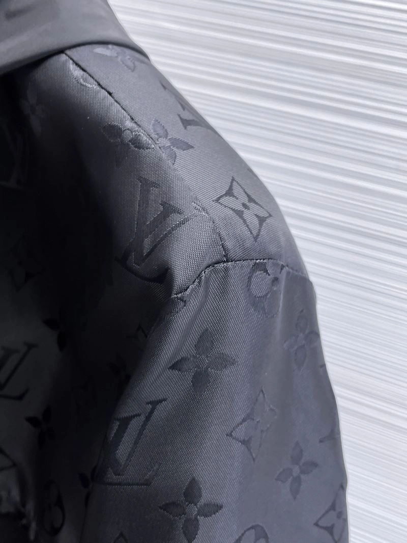 Tailored Louis Vuitton Outwear 132837