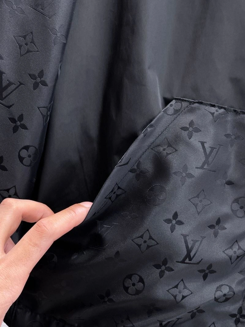Tailored Louis Vuitton Outwear 132837