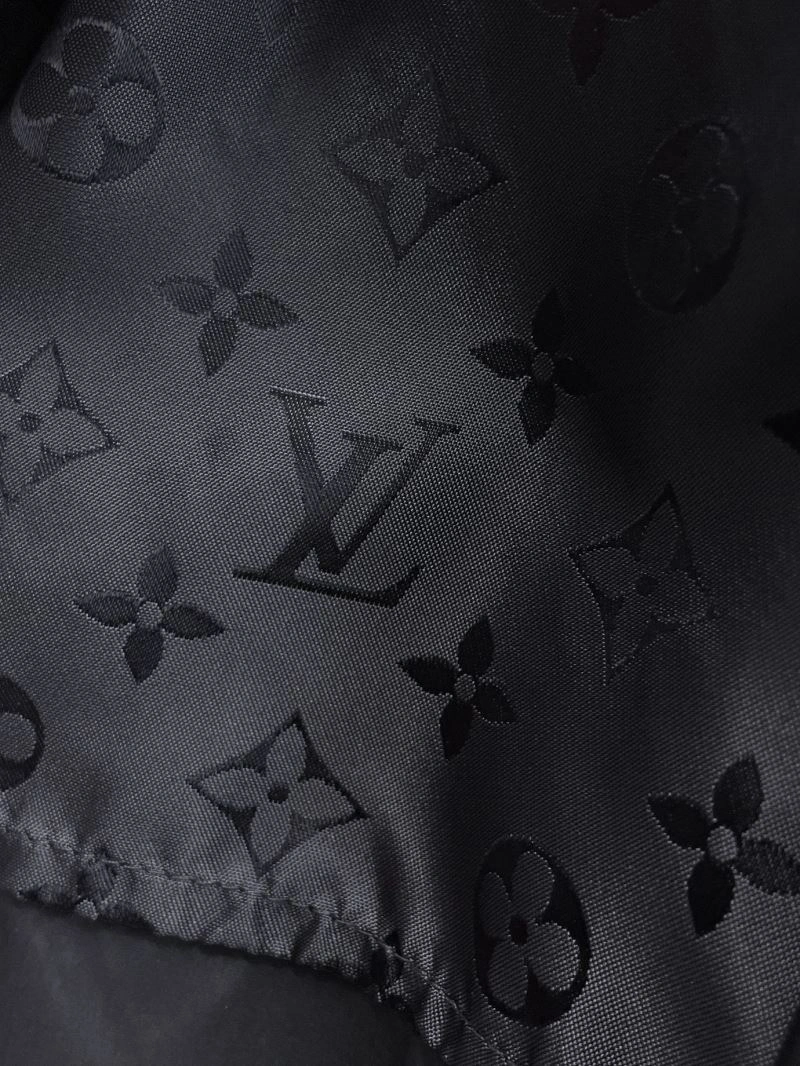 Tailored Louis Vuitton Outwear 132837