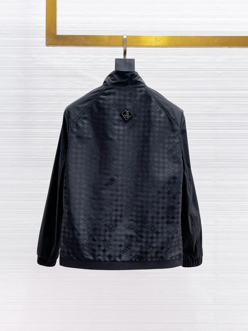 Breathable Louis Vuitton Outwear 132835