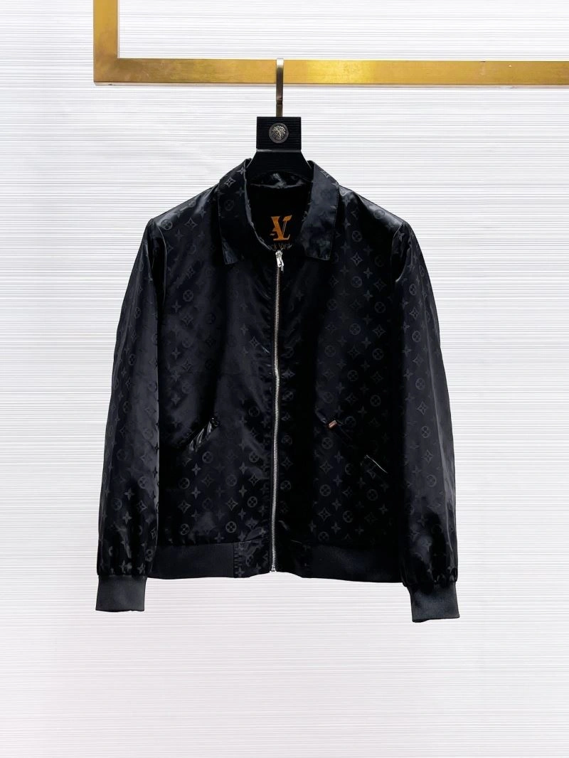 Sleek Louis Vuitton Outwear 132814