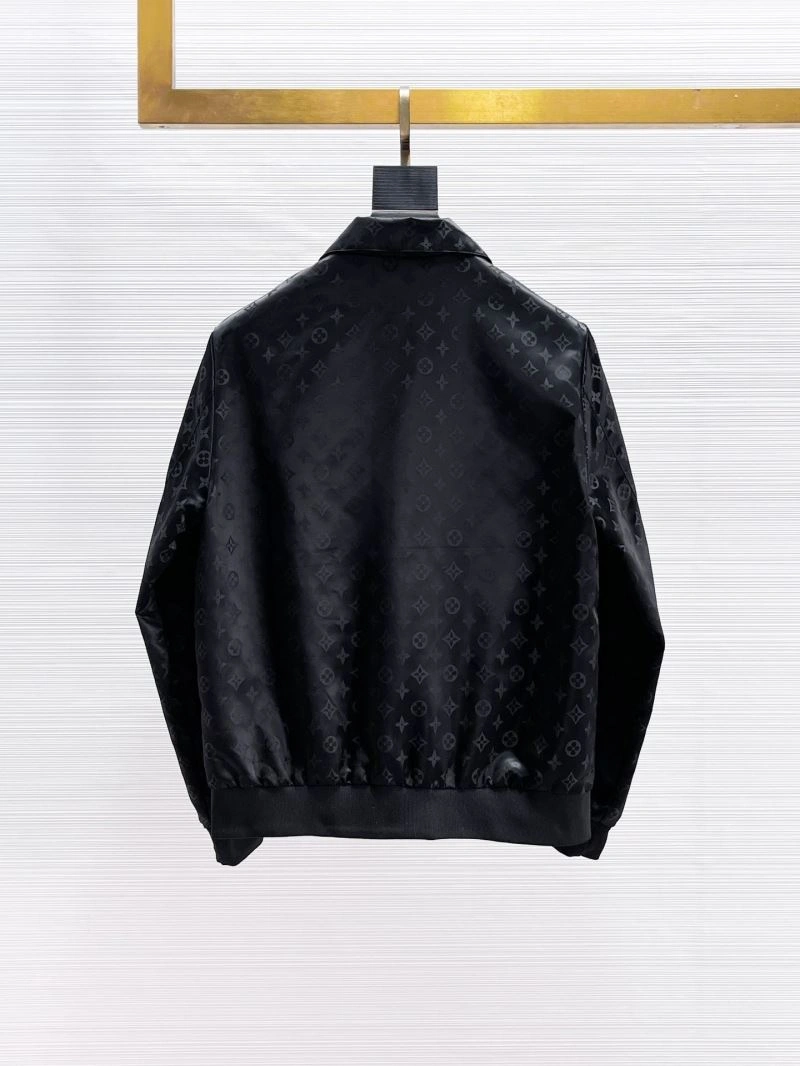 Sleek Louis Vuitton Outwear 132814