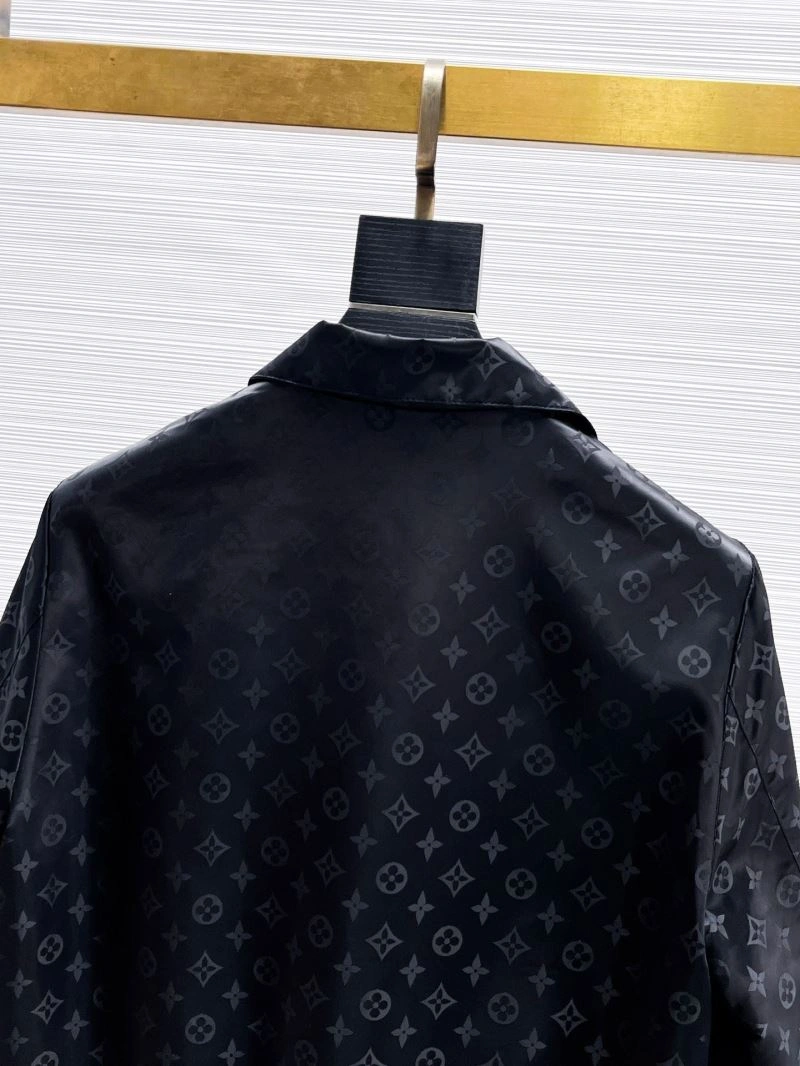 Sleek Louis Vuitton Outwear 132814