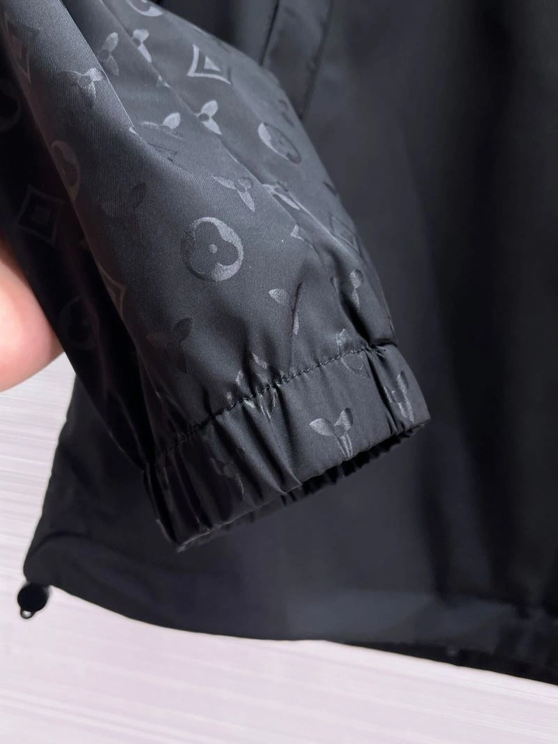 Louis Vuitton Outwear GoAnywhere 132789
