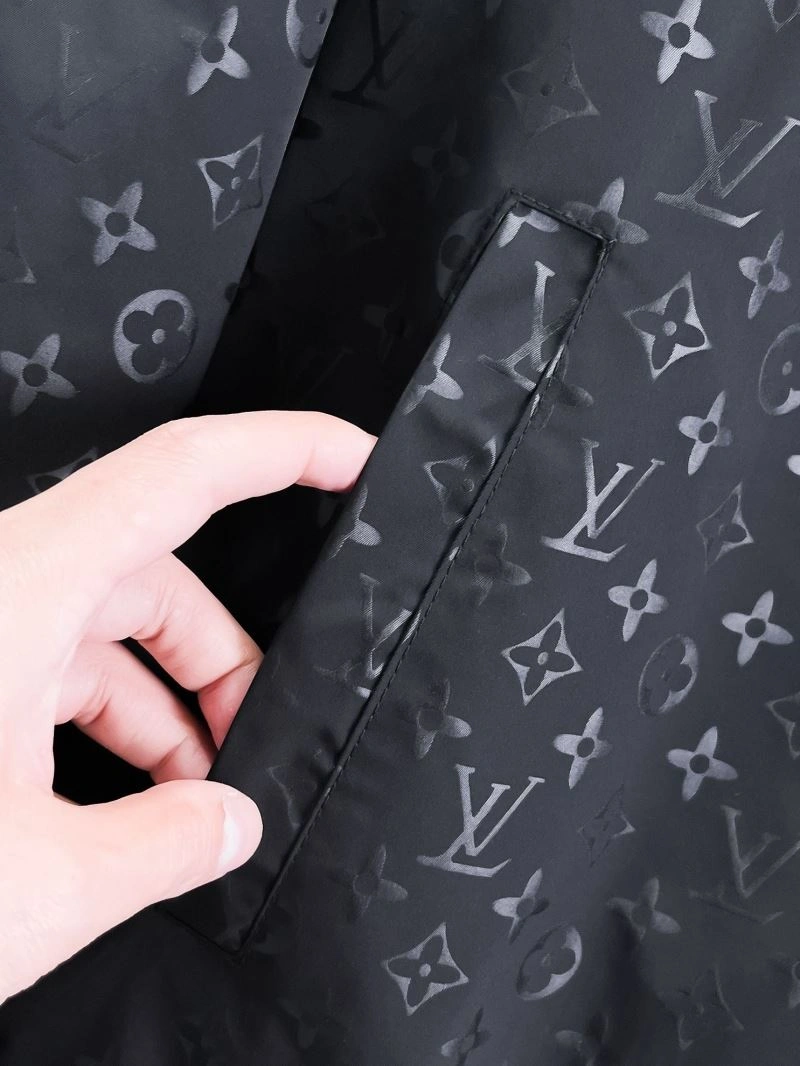 UrbanStyle Louis Vuitton Outwear 132813