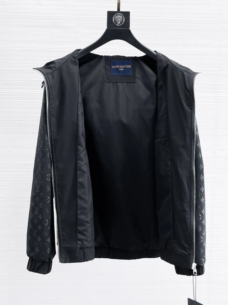 UrbanStyle Louis Vuitton Outwear 132813