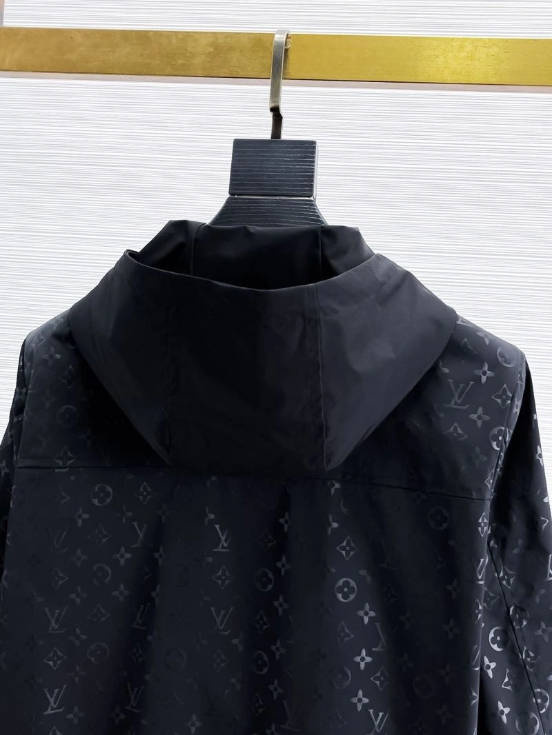 UrbanStyle Louis Vuitton Outwear 132813