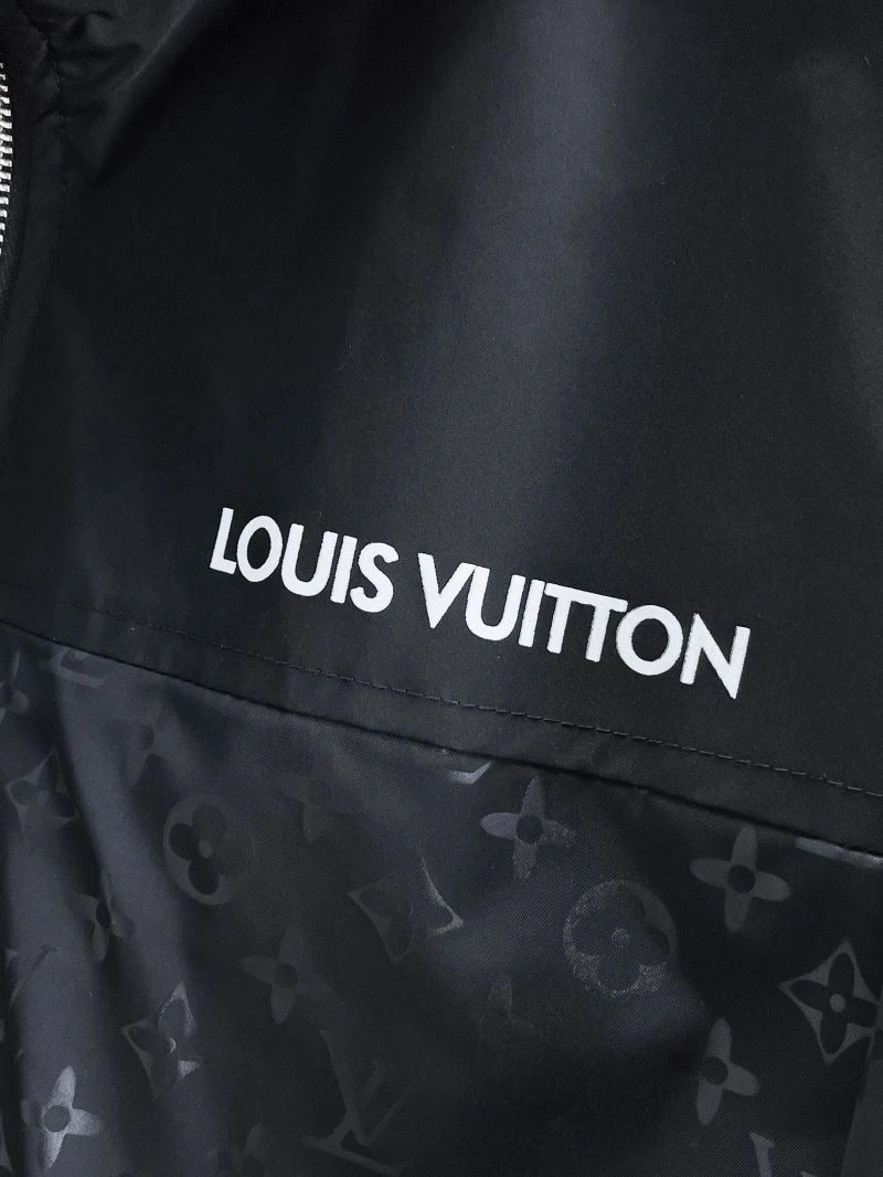 UrbanStyle Louis Vuitton Outwear 132813
