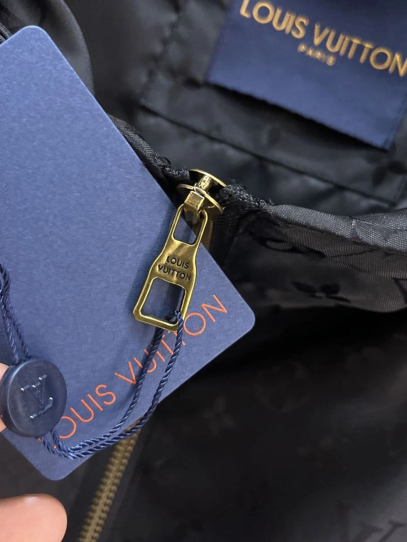 TimelessDesign Louis Vuitton Outwear 132801