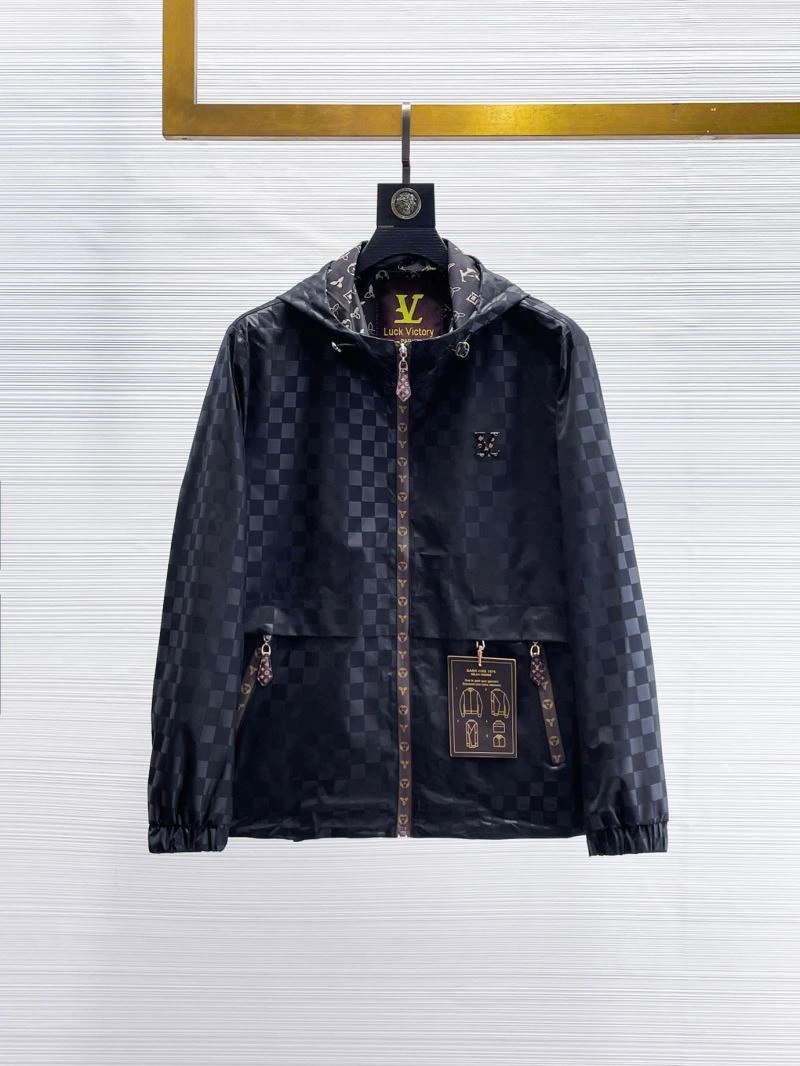 Lightweight Louis Vuitton Outwear 132788