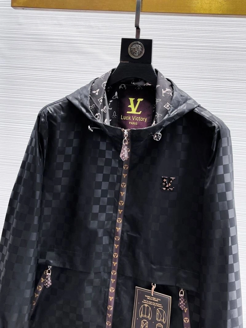 Lightweight Louis Vuitton Outwear 132788