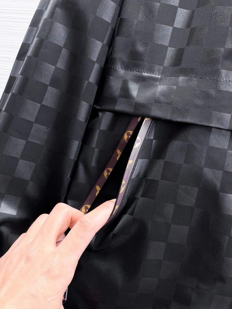 Lightweight Louis Vuitton Outwear 132788