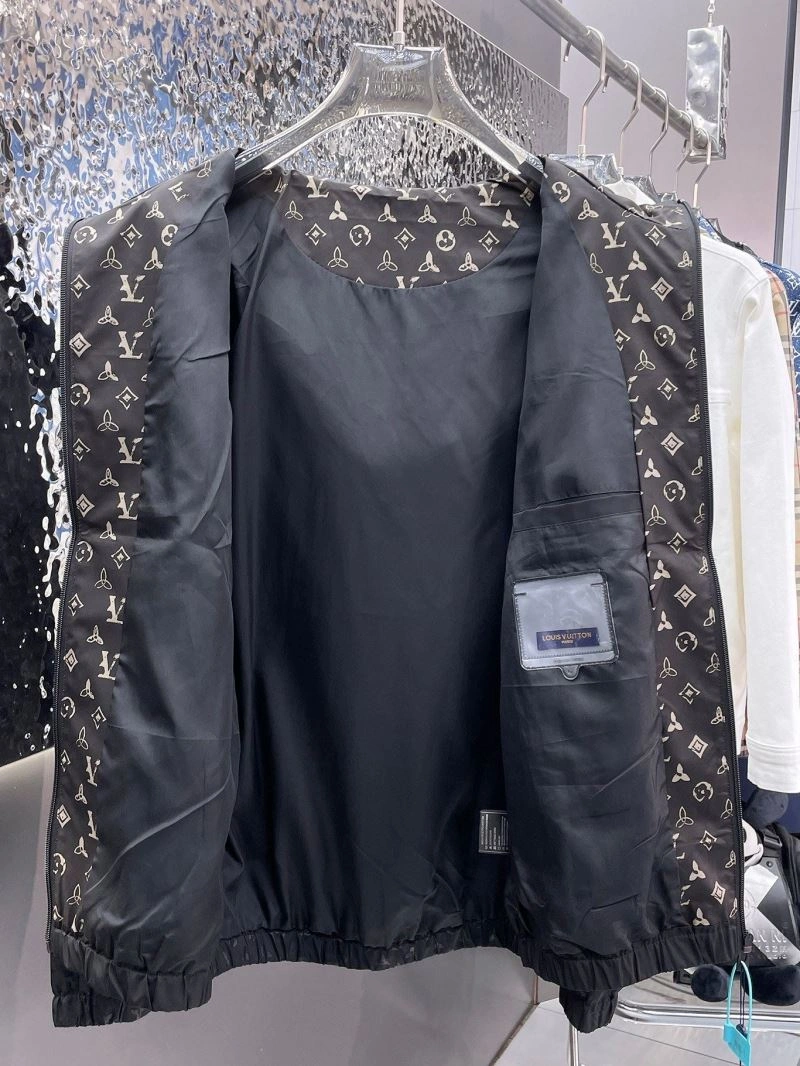 StreetReady Louis Vuitton Outwear 132795