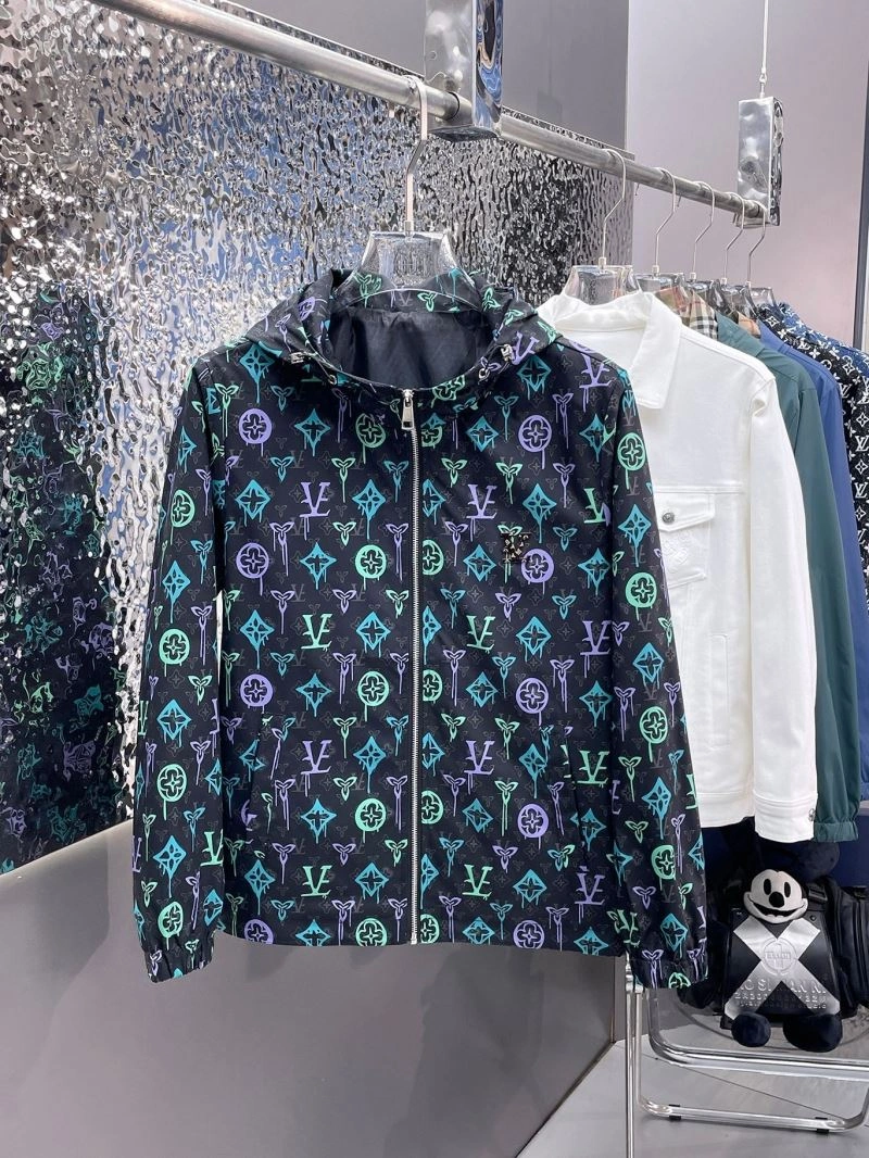 Sleek Louis Vuitton Outwear 132811