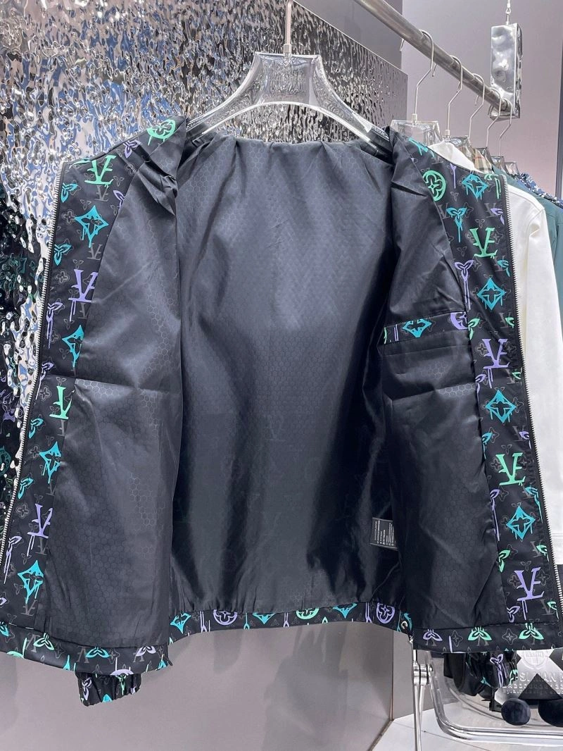 Sleek Louis Vuitton Outwear 132811