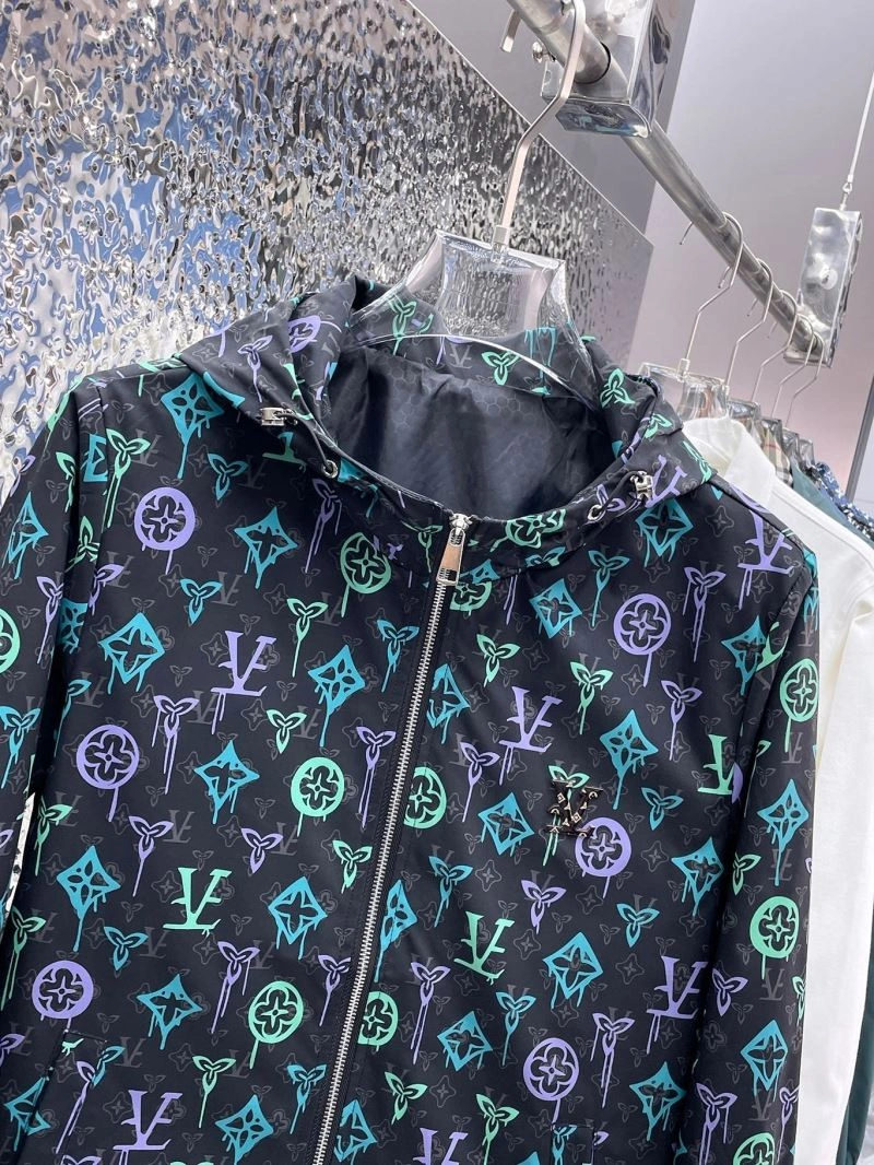 Sleek Louis Vuitton Outwear 132811