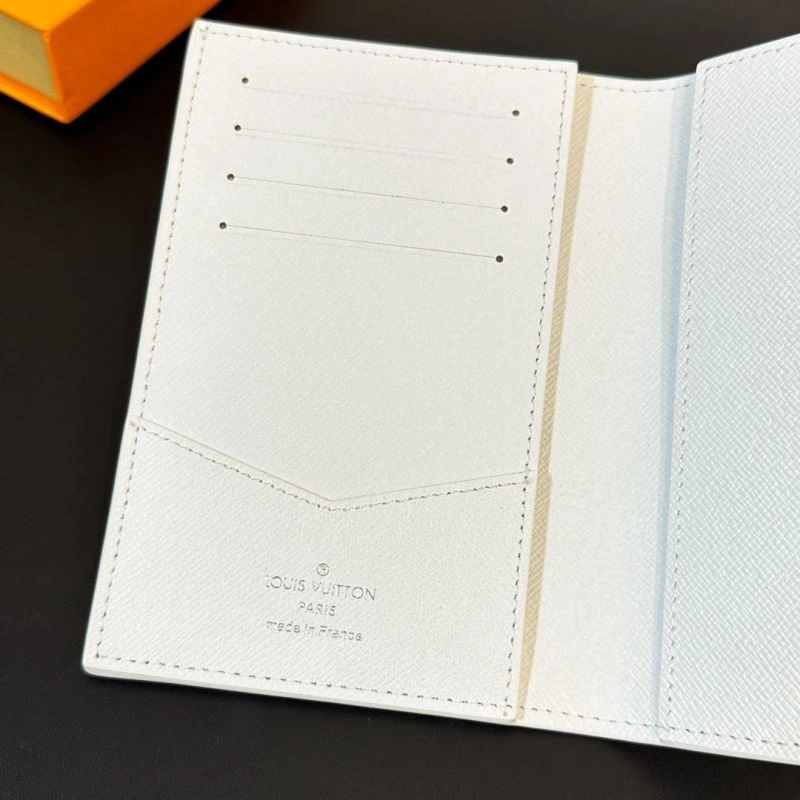 FreshLook Louis Vuitton Passport Holders 270488