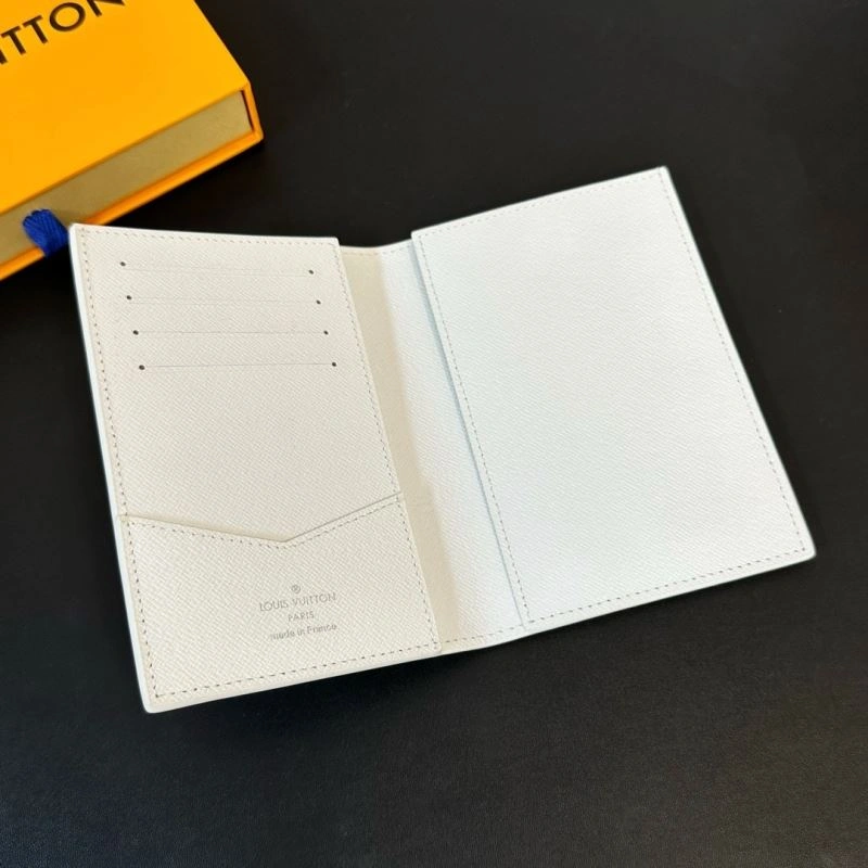 FreshLook Louis Vuitton Passport Holders 270488
